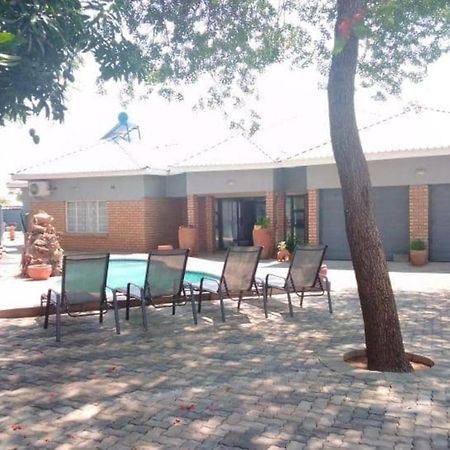 Chitova'S Guesthouse شلالات فيكتوريا المظهر الخارجي الصورة